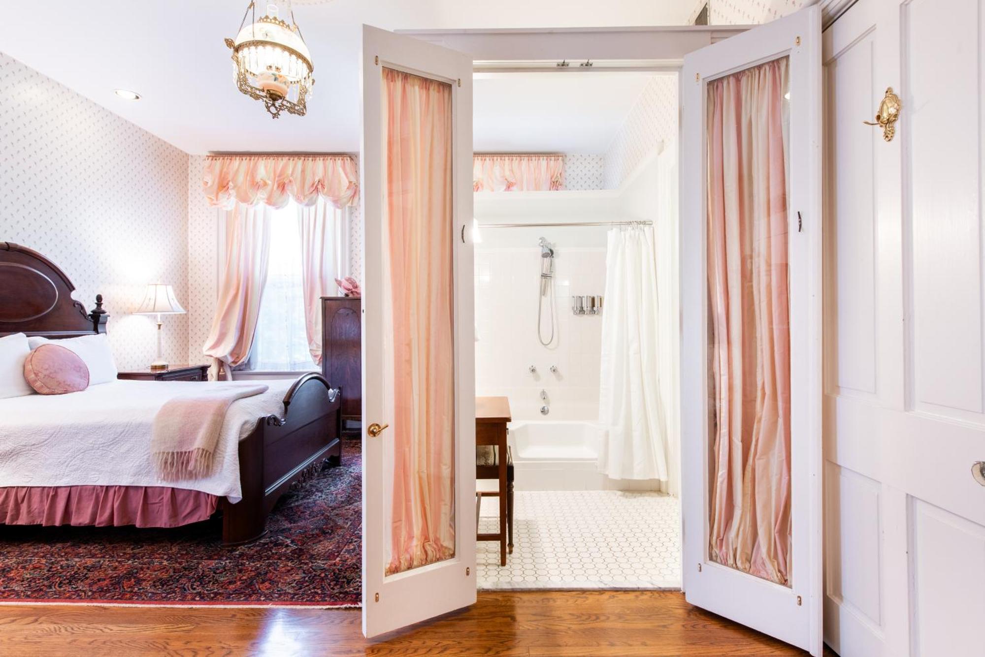 Central Park Bed & Breakfast Louisville Room photo